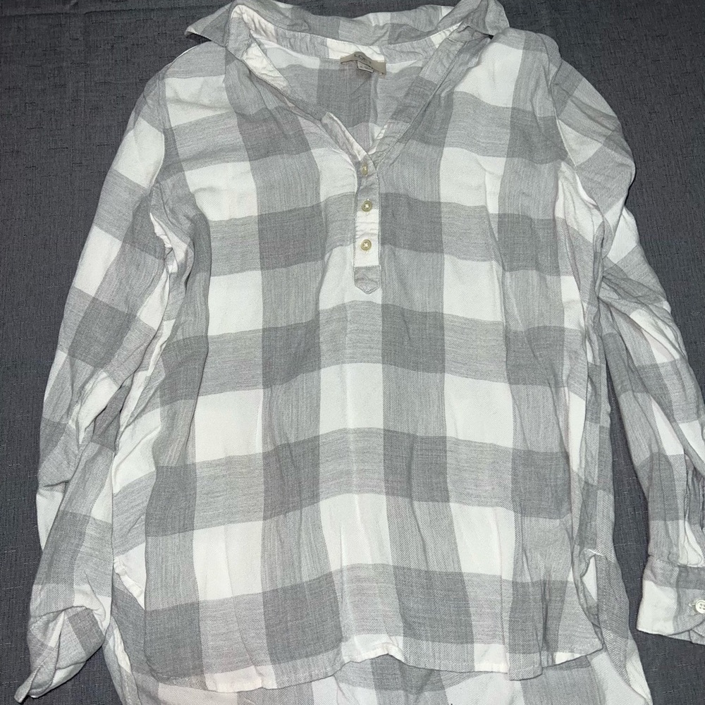Women’s LOFT Gray and White Checkered Shirt
